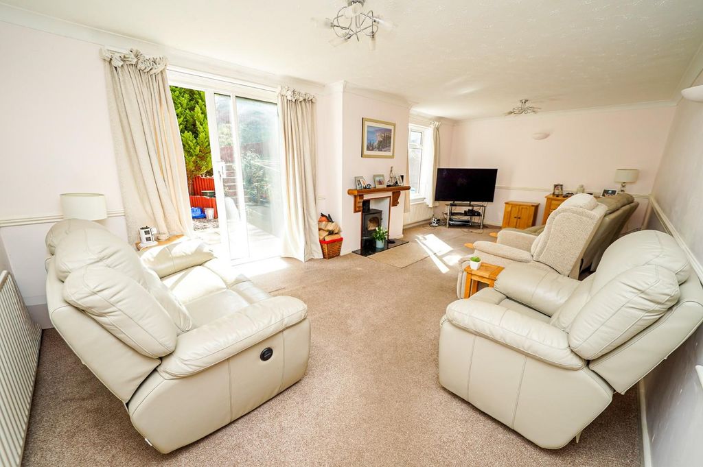 Property photo 2 of 29