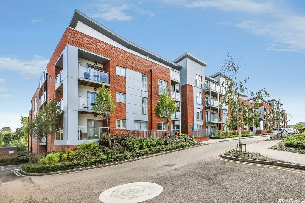 Property photo 1 of 8