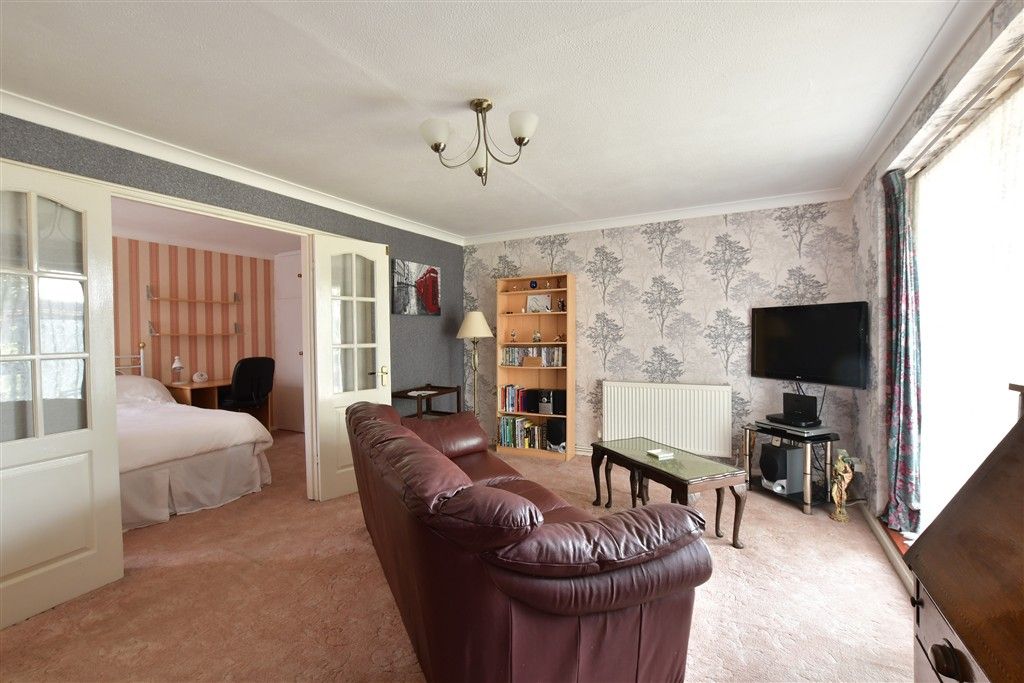 Property photo 1 of 7 Lounge/Dining Room