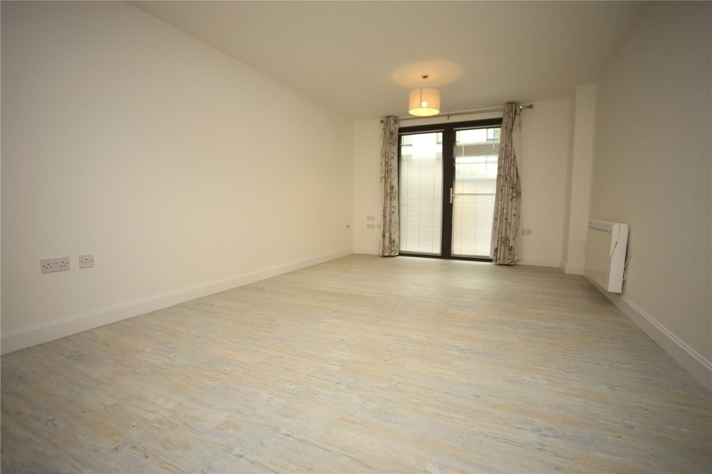 Property photo 3 of 9 Picture No. 06