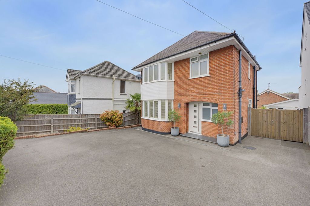 Property photo 1 of 23