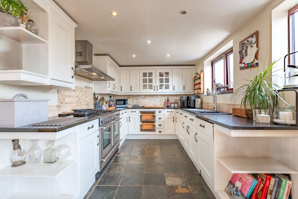 Property photo 2 of 45