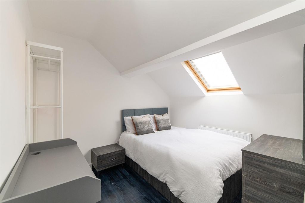 Property photo 3 of 15 222073F5-E7Fc-4966-9F91-cc2Fdeb5F69c.Jpeg