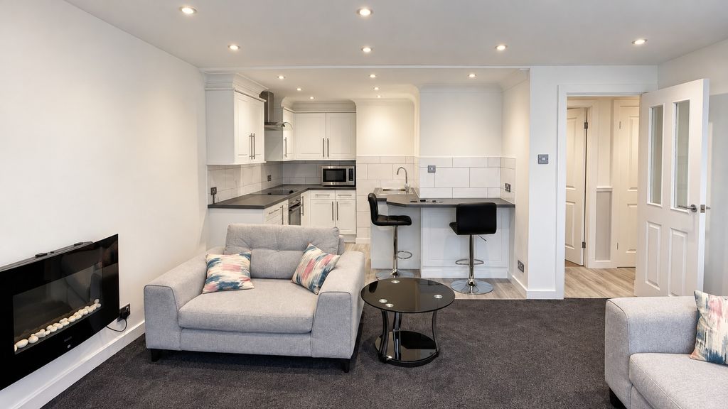 Property photo 3 of 12 6103884