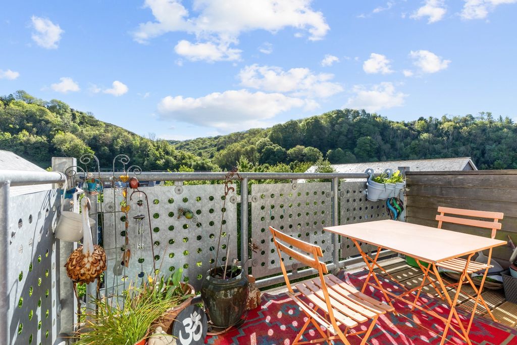 Property photo 3 of 11 5172792