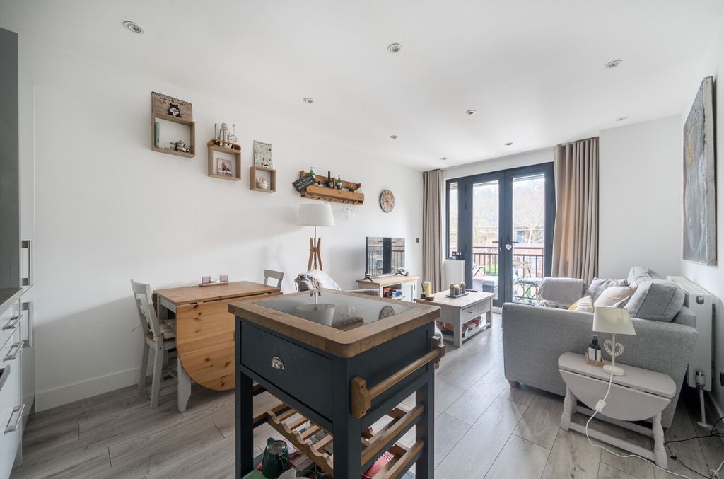 Property photo 2 of 25 1400901-13-69773F...