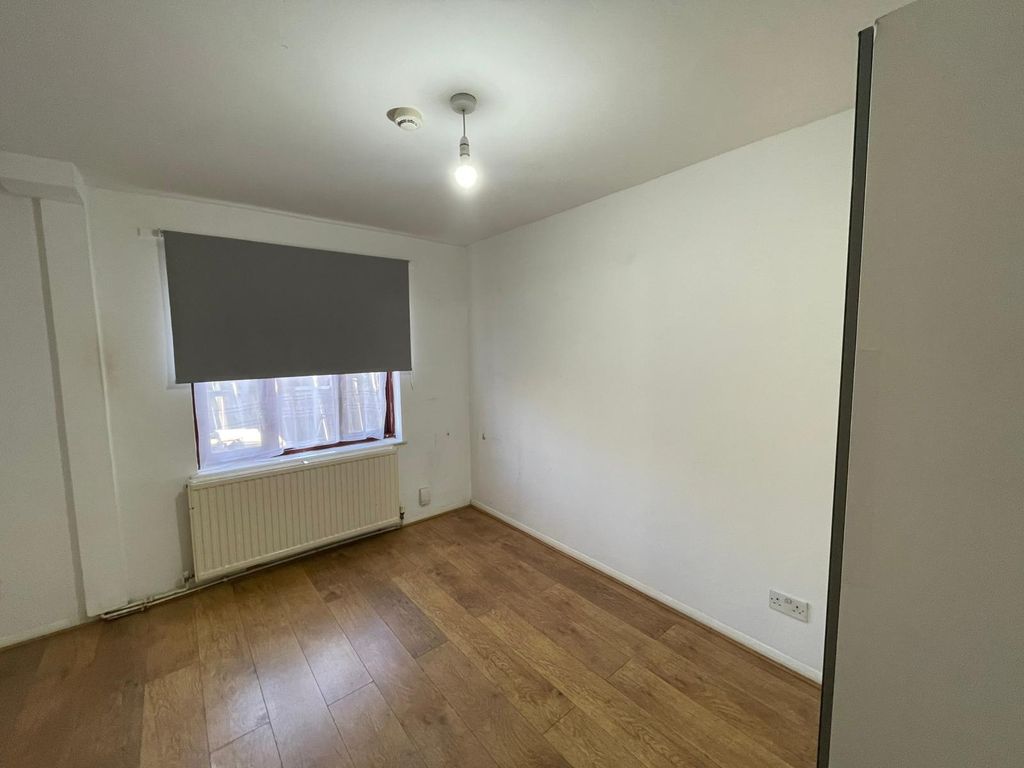 Property photo 1 of 6 Photo 2