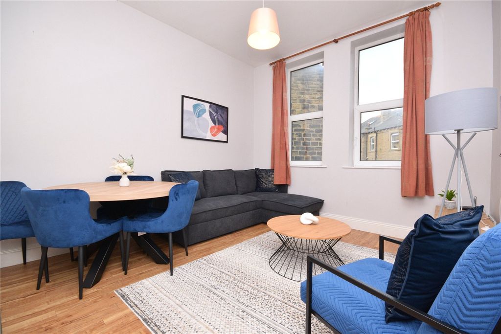 Property photo 2 of 10 Picture No. 08