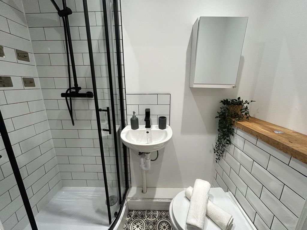 Property photo 2 of 6 Image