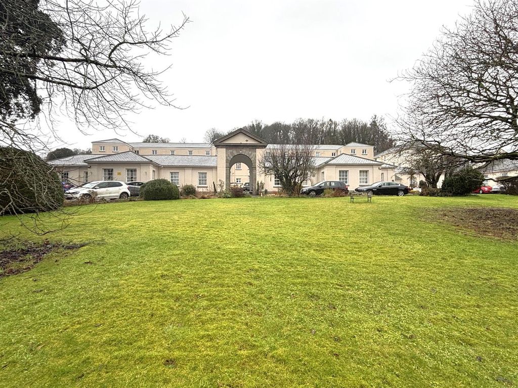 Property photo 2 of 11 Russell Court Complex.Jpeg