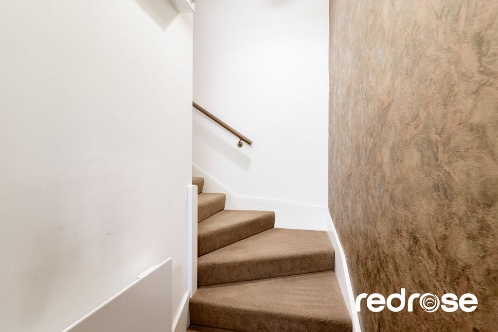 Property photo 2 of 11 Web_25 Home Park Dr-08-2500Px