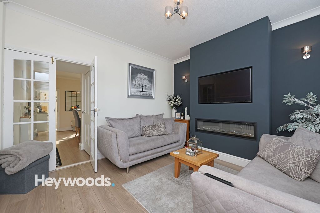 Property photo 2 of 35