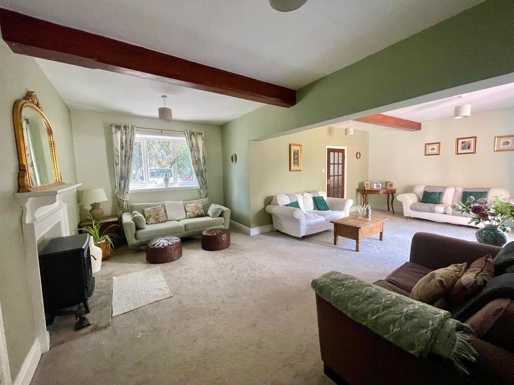 Property photo 2 of 37 6.Jpg