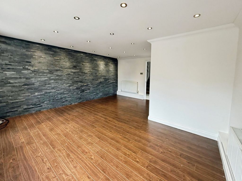 Property photo 3 of 18 Pbox-Img.Jpg