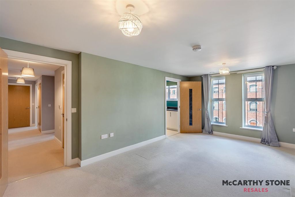 Property photo 3 of 15 8619679-Interior24.Jpg