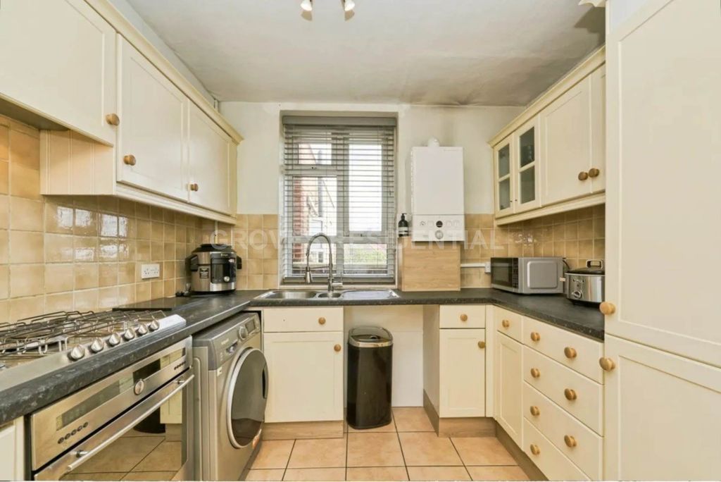 Property photo 2 of 15