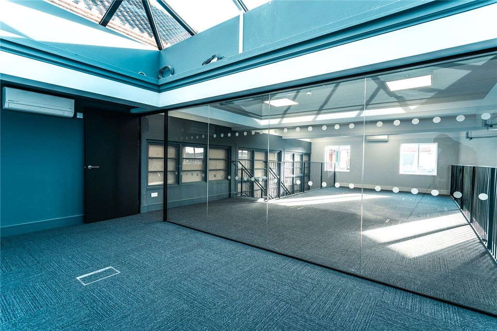 Property photo 3 of 14 Picture No. 05