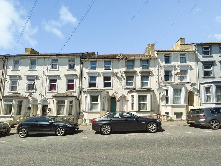 Property photo 1 of 8