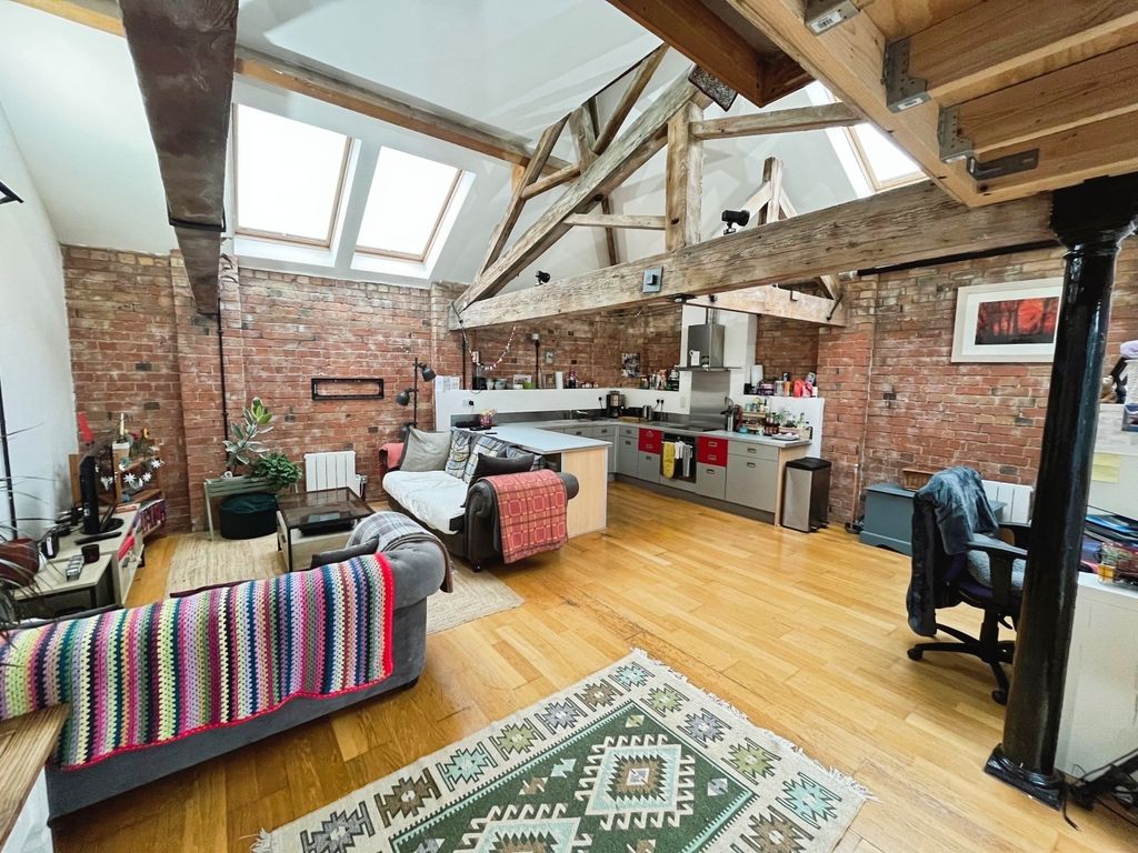 Property photo 3 of 11 Kitchen/Living/Diner