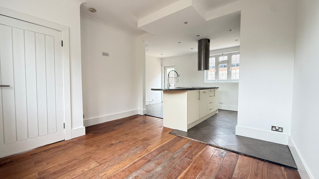 Property photo 3 of 17 Kitchen/Dining Area