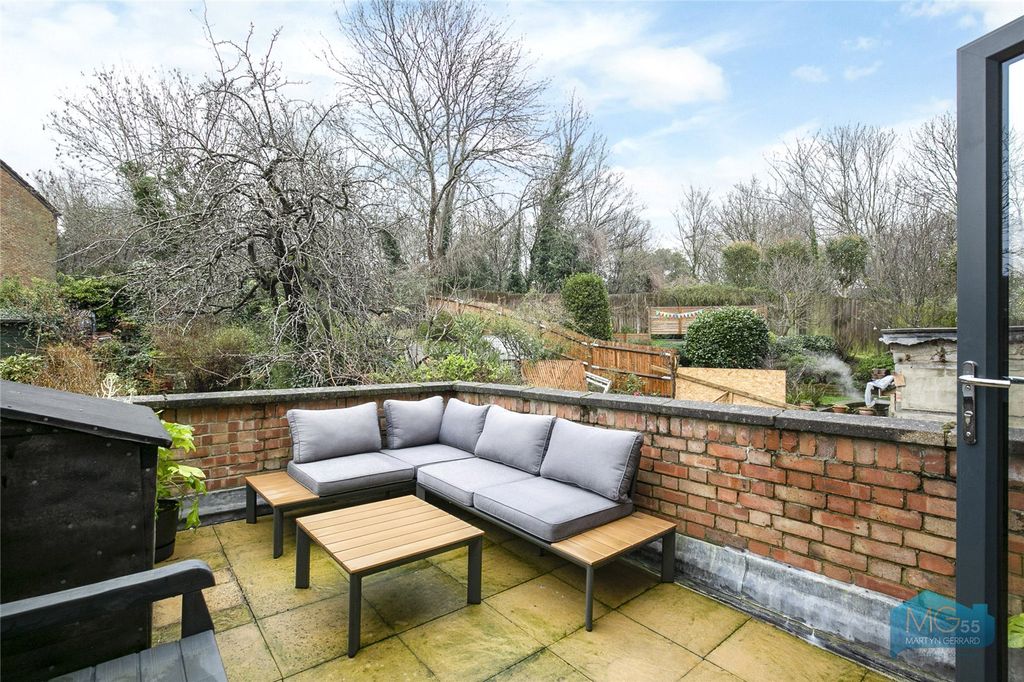 Property photo 2 of 19 Picture No. 10