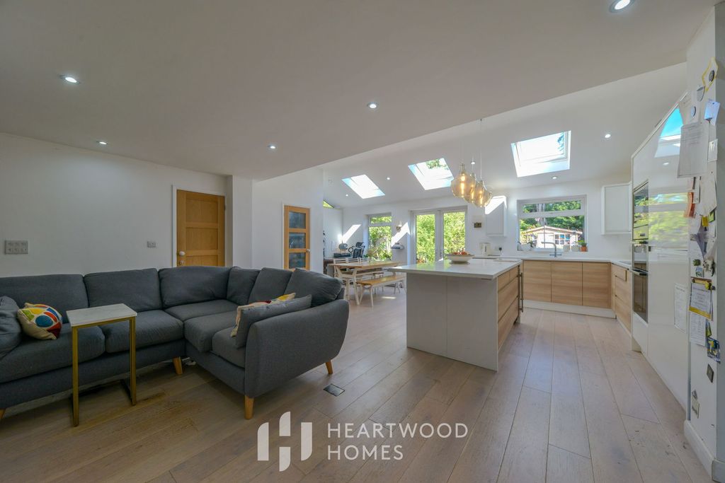 Property photo 2 of 17