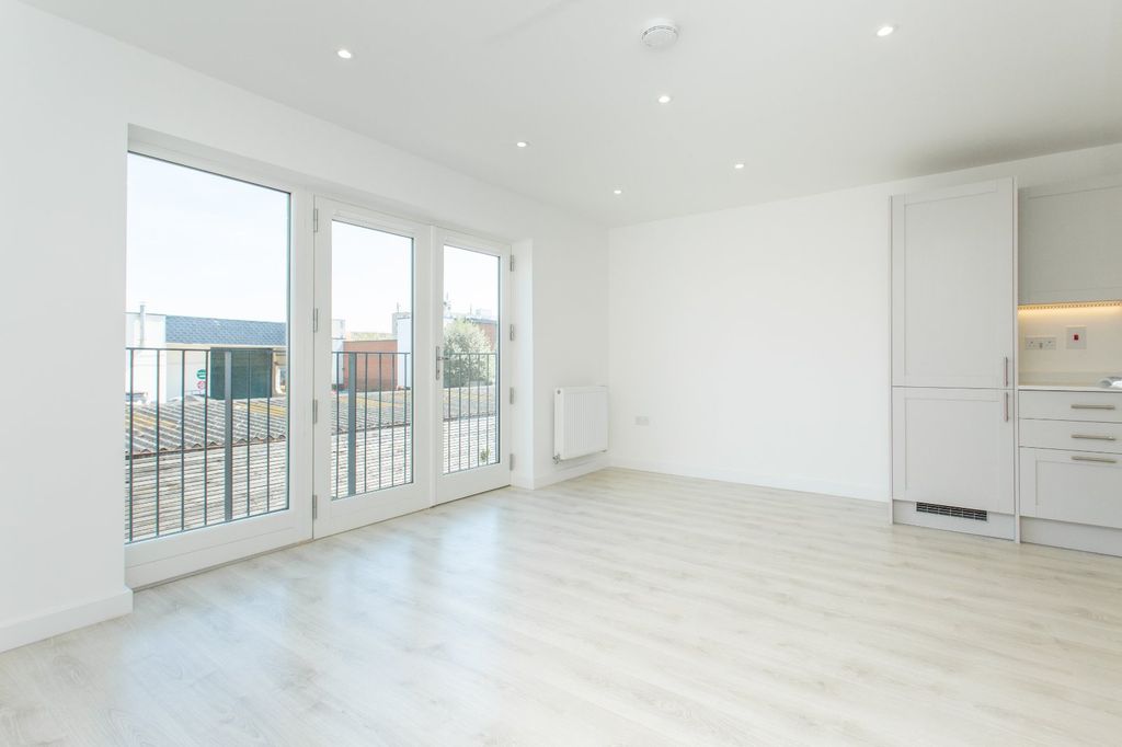 Property photo 2 of 19 Picture No. 08