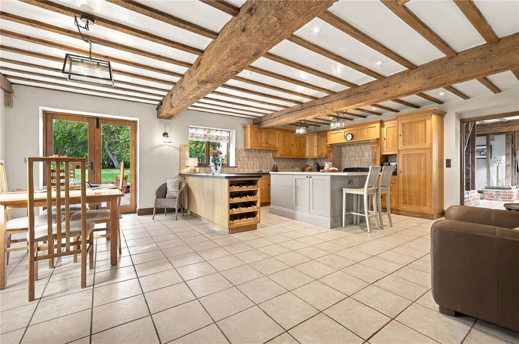 Property photo 2 of 36 Picture No. 04