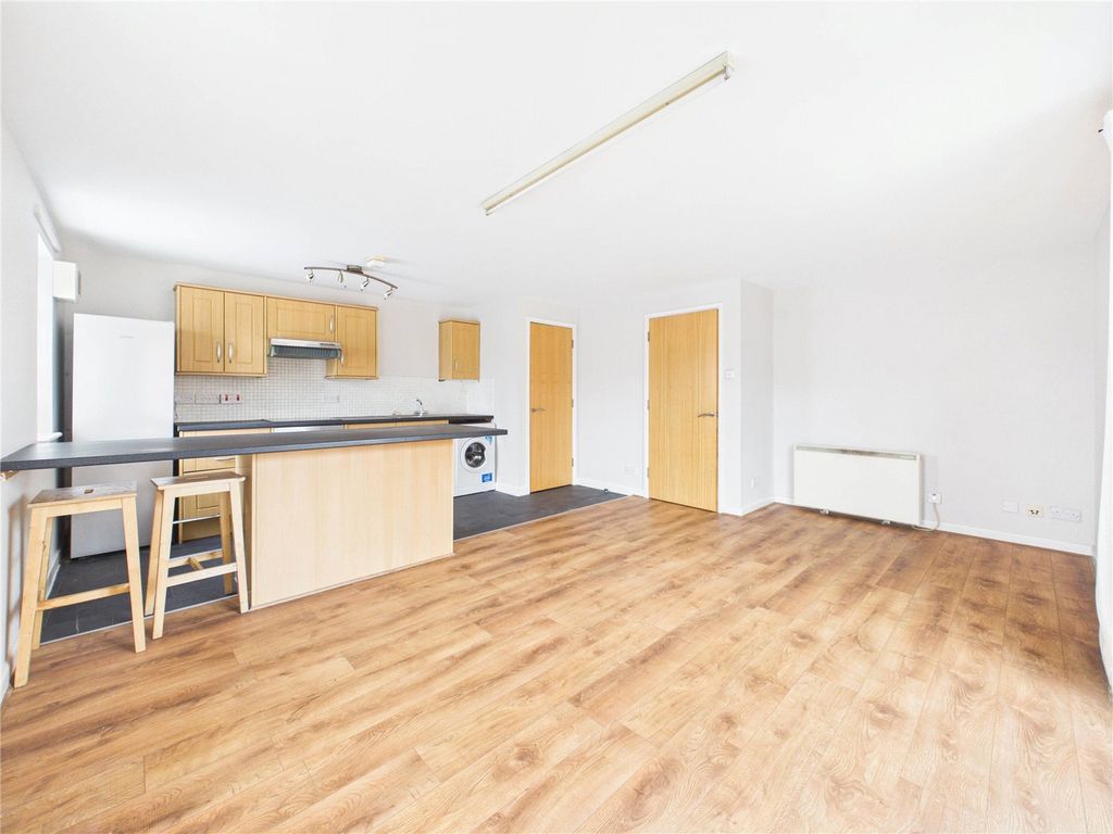 Property photo 3 of 12 Picture No. 08