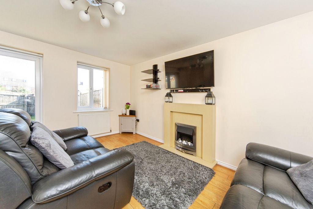 Property photo 2 of 20 Pbox-Img.Jpg