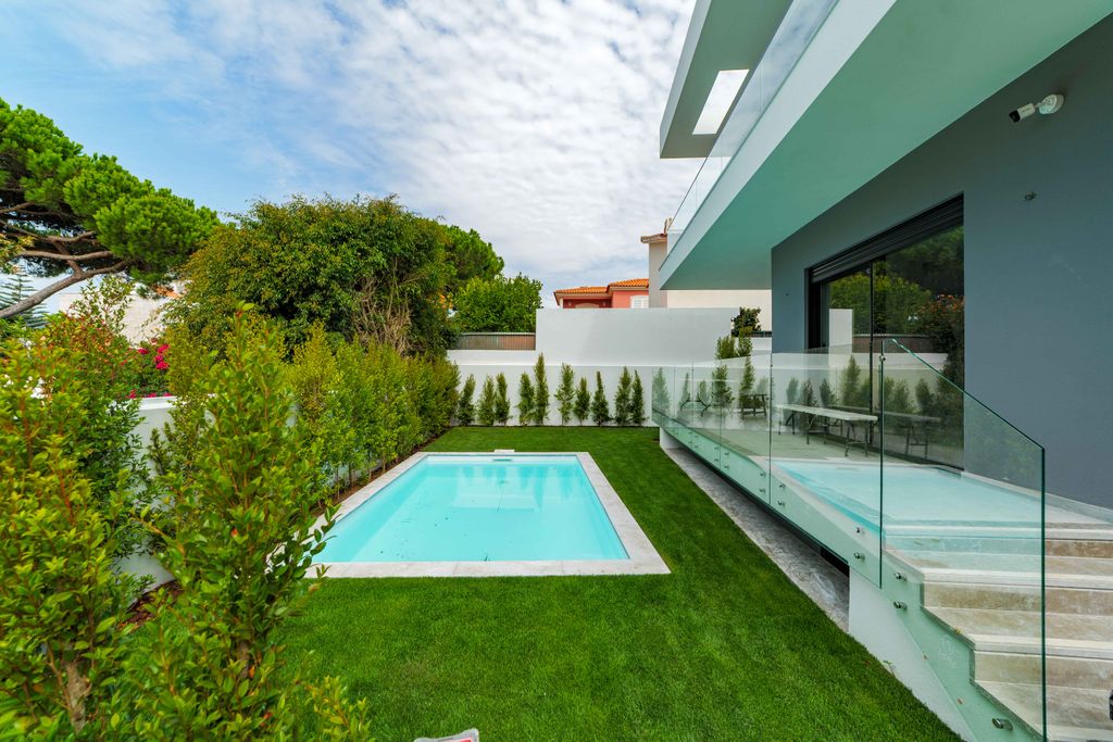 Property photo 2 of 23