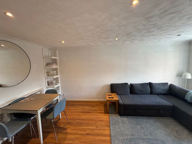 Property photo 3 of 11 Dining Area