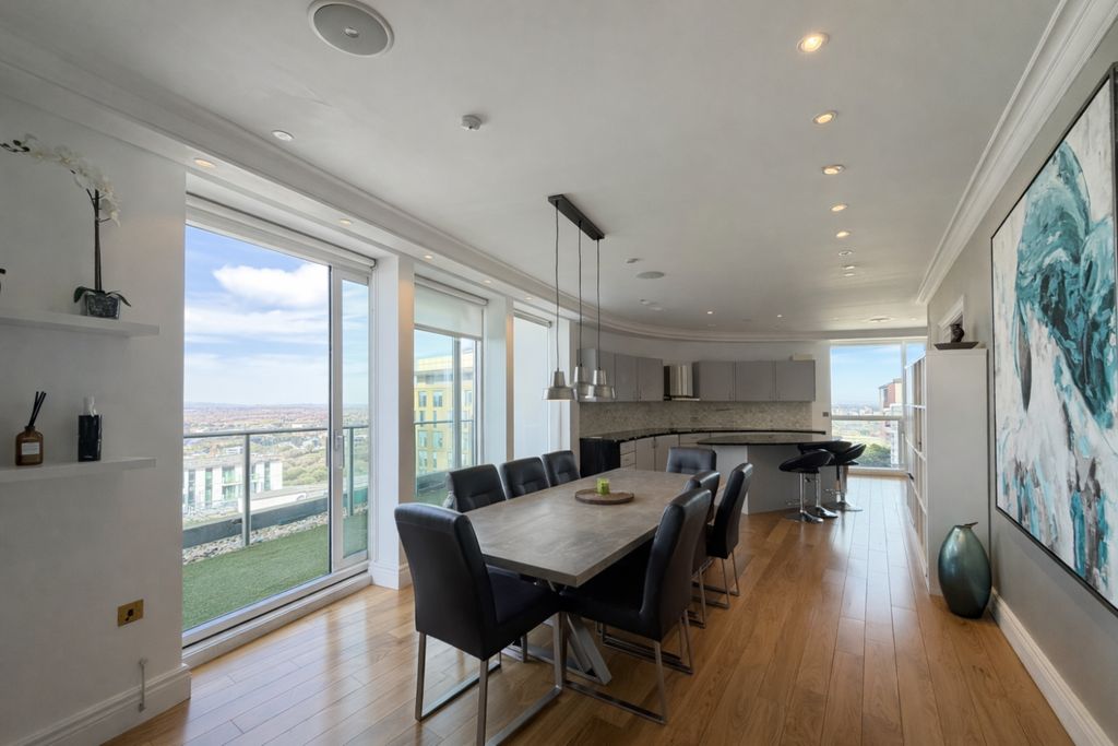 Property photo 3 of 30 7Aa753Dd-A8A4-4985-Bcb1-c24600860ce0