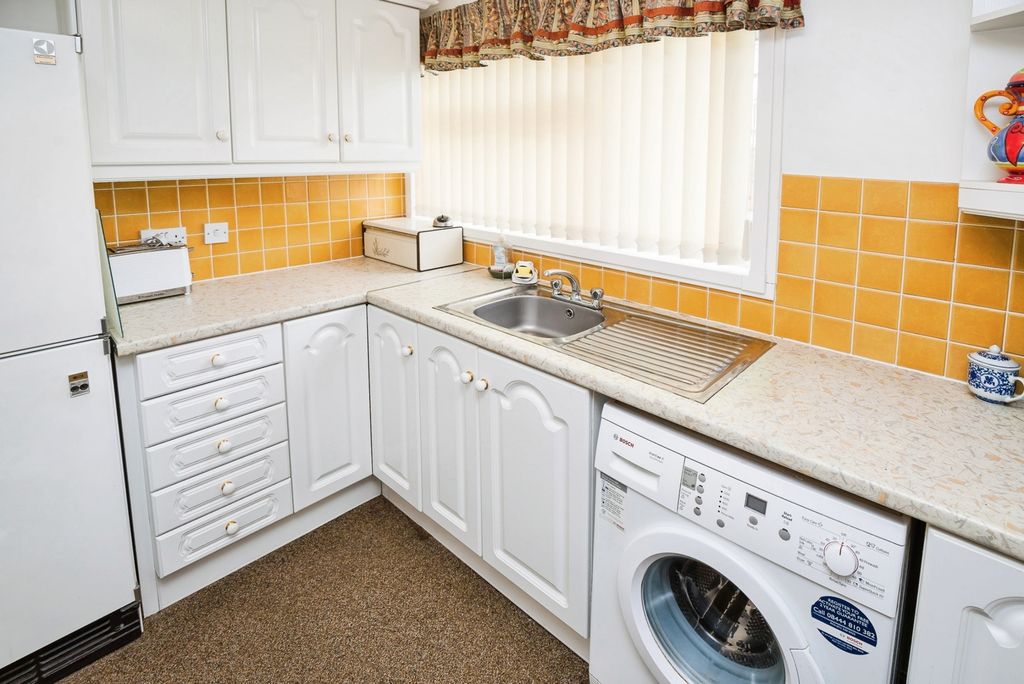 Additional image 8 of 2 bed flat for saleDerwent Crescent, Wrexham LL12