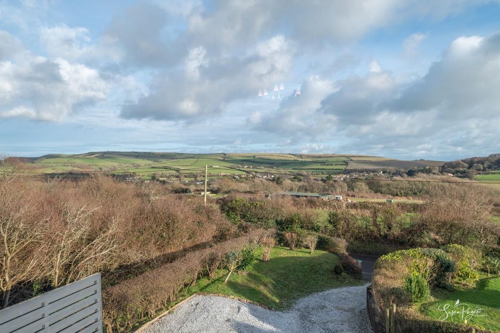 Property photo 2 of 39 Views