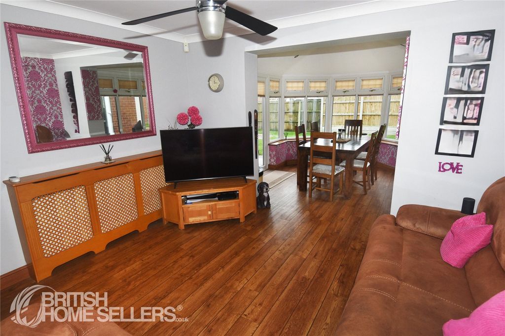 Property photo 3 of 19 Picture No. 25