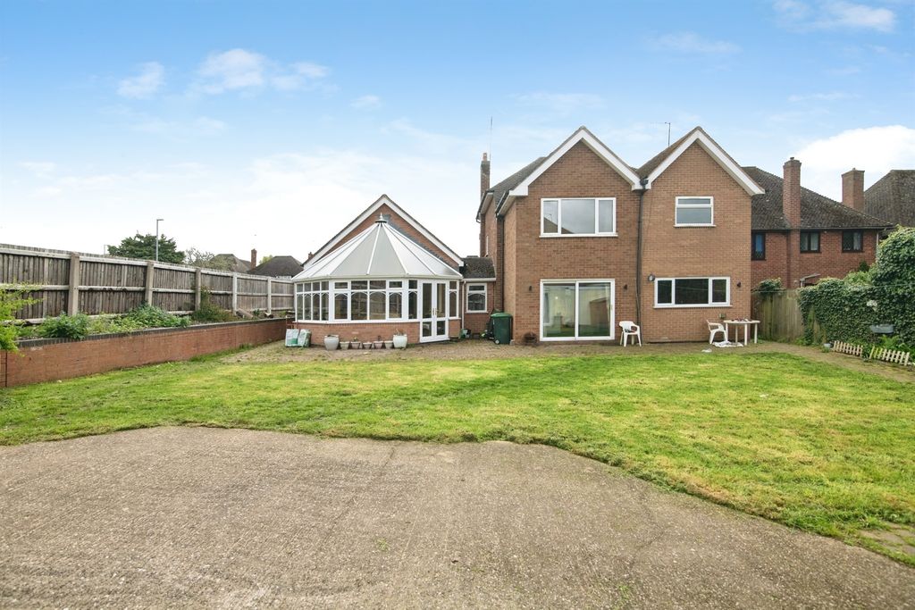 Property photo 3 of 27