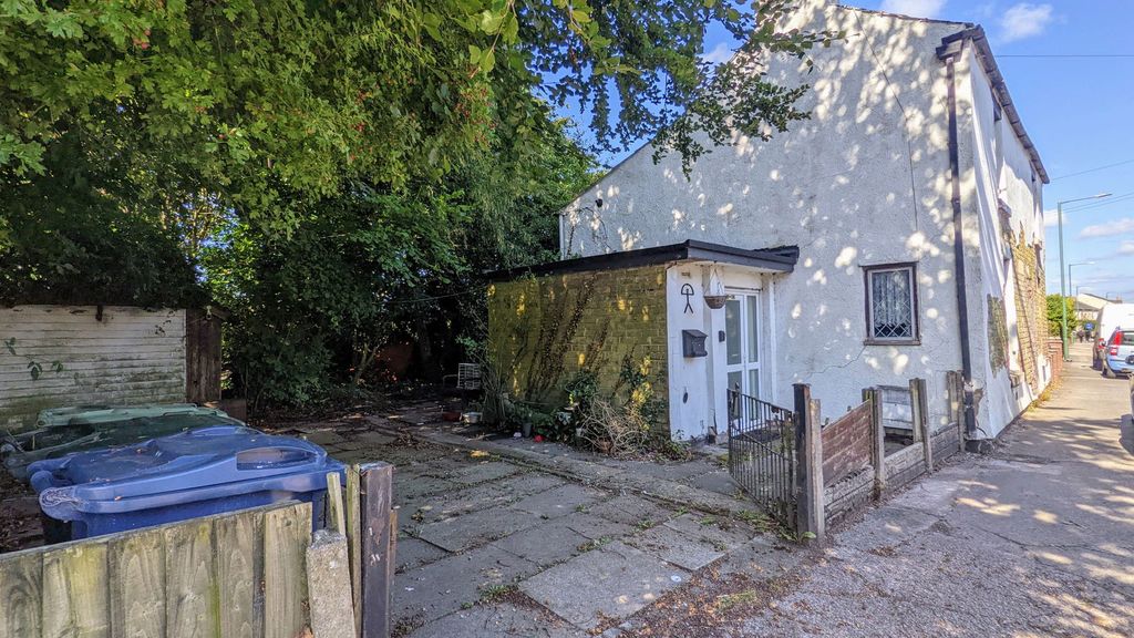 Property photo 2 of 19