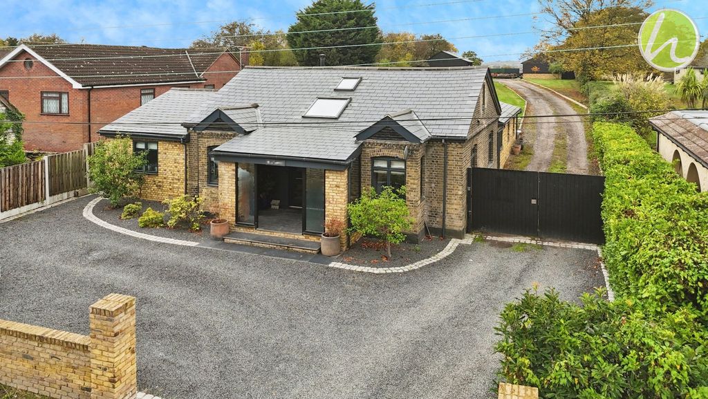 Property photo 1 of 42