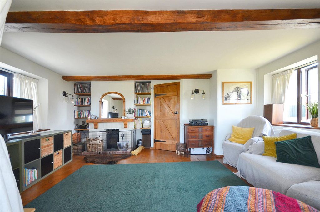Property photo 3 of 13 Sitting Room