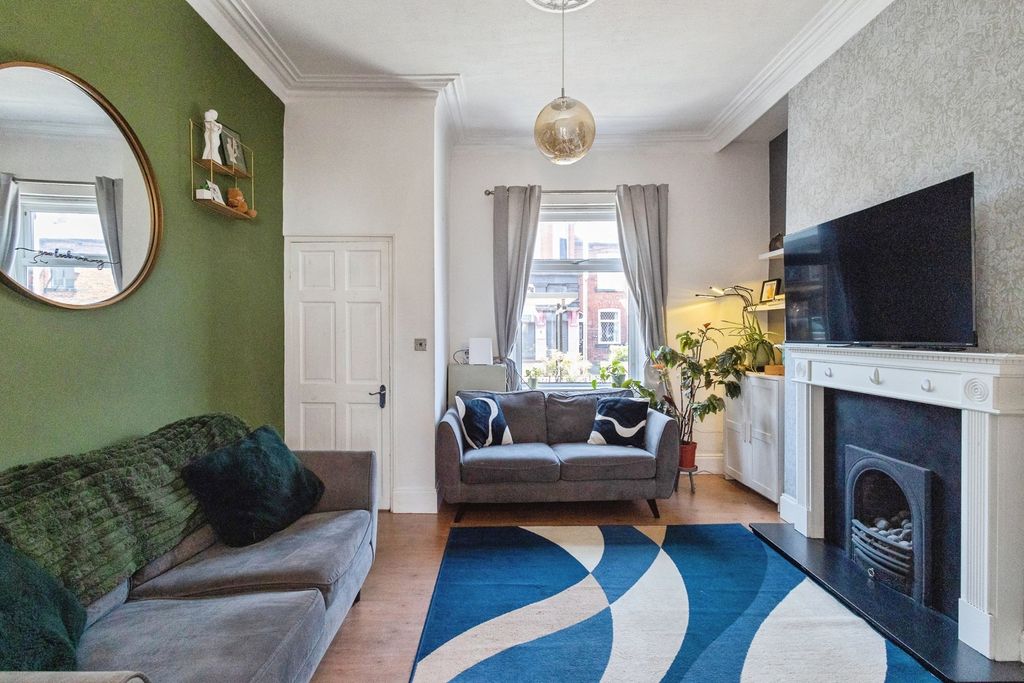 Property photo 3 of 24 Pbox-Img.Jpg