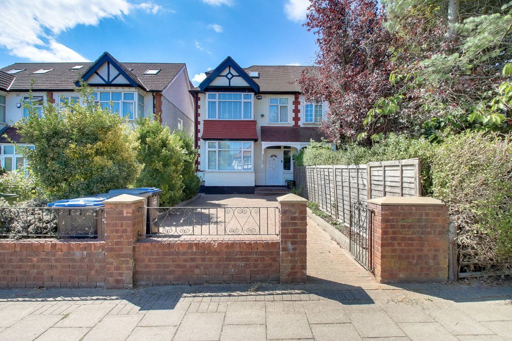 Property photo 1 of 23