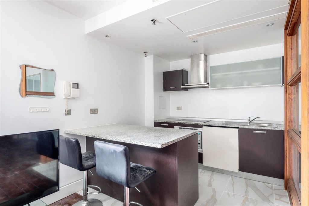 Property photo 3 of 6 Westcliffe Apartments Updated_Westcliffe Apartment