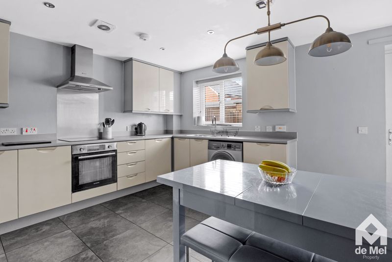 Property photo 2 of 15 Photo 7