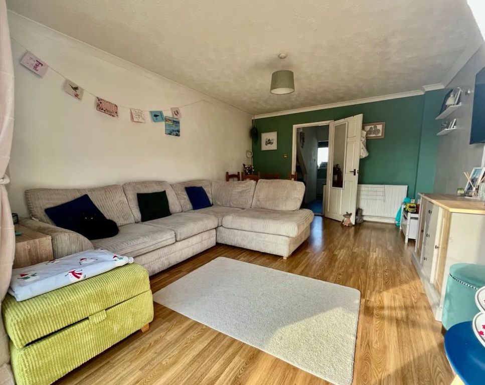 Property photo 2 of 9