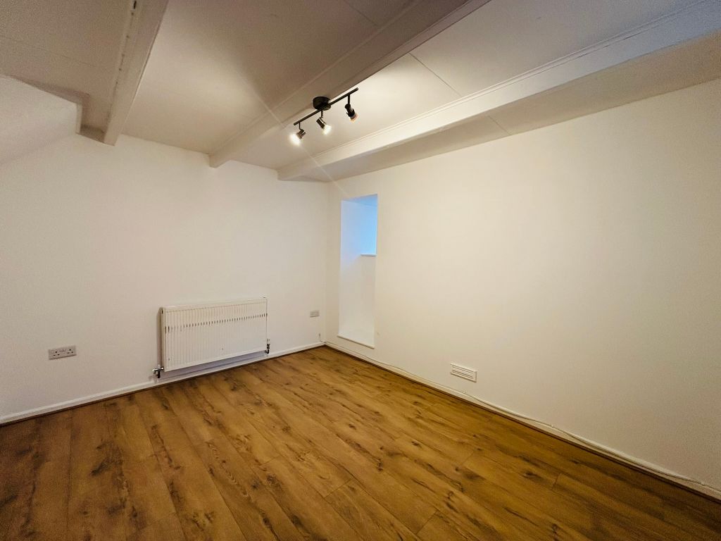Property photo 2 of 11 Img_7306