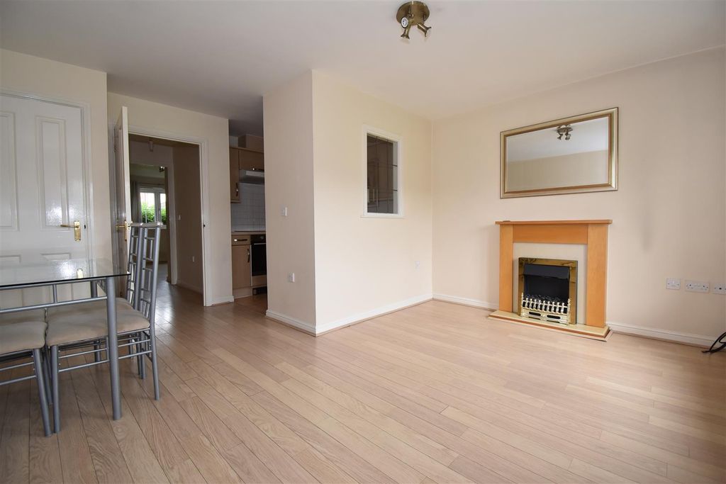 Property photo 2 of 6 Living Room