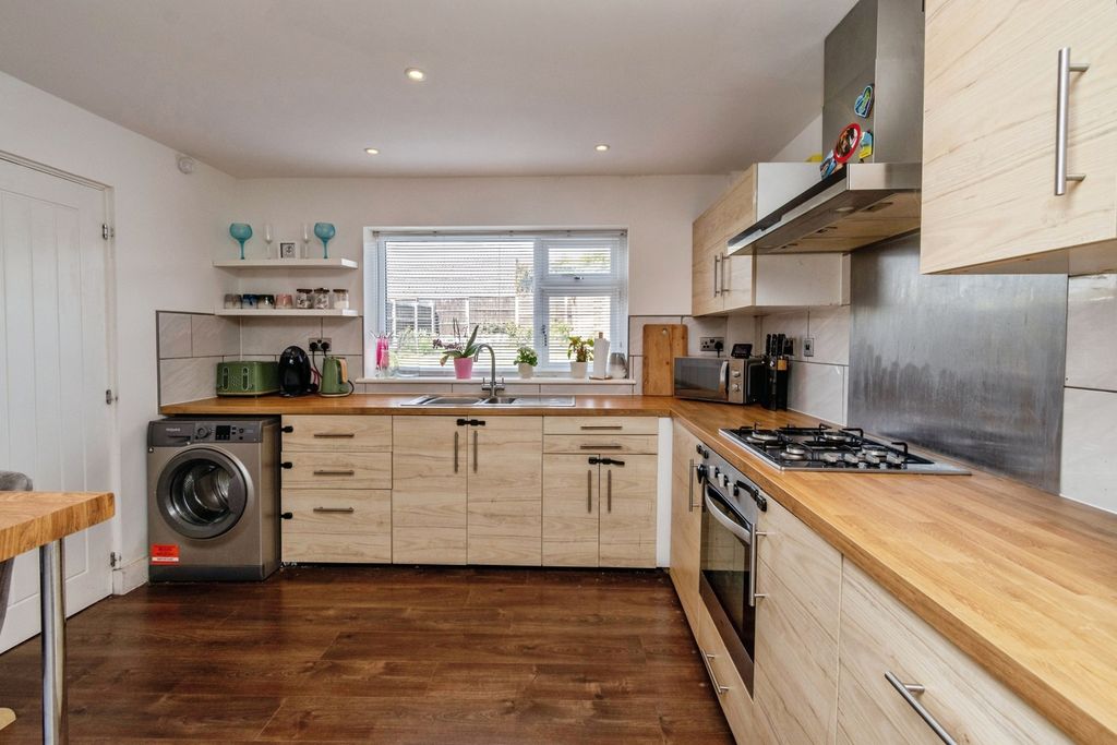 Property photo 3 of 21 Pbox-Img.Jpg