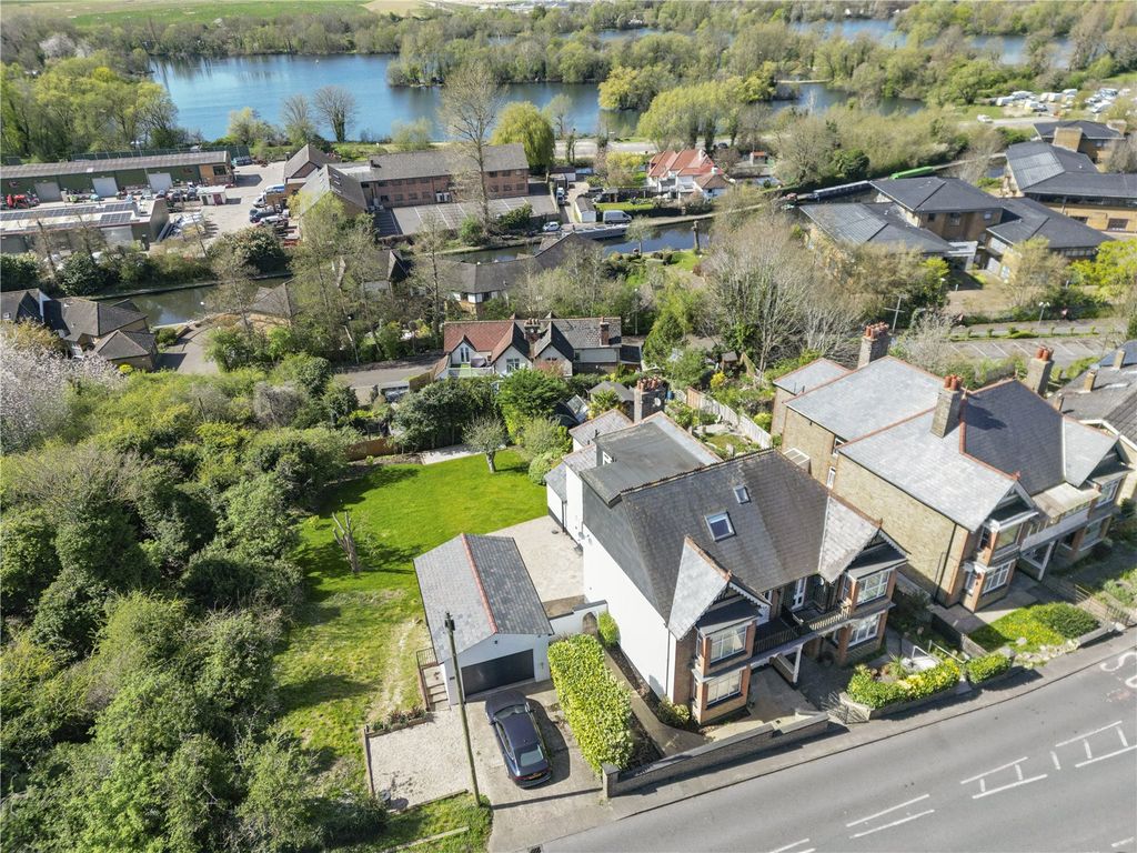 Property photo 2 of 25 Picture No. 02