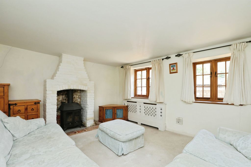 Property photo 2 of 16